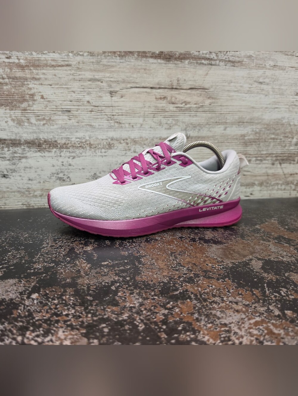 Womens Brooks Levitate 5 Running Shoes Sz 9.5 Used 1203571B003